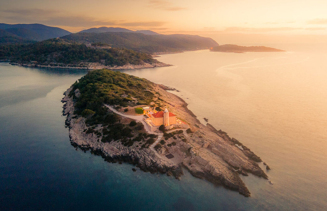 Vis_Lighthouse_DJI_0311web